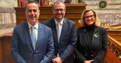 Νέο Χωροταξικό για τις ΑΠΕ: Πού επιτρέπονται και πού απαγορεύονται φωτοβολταϊκά και αιολικά πάρκα