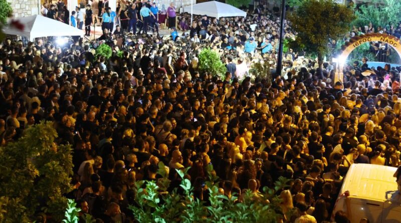 Αναμένονται χιλιάδες στο τελευταίο «αντίο» στον Γιώργο Μαζωνάκη