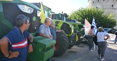 Αγρότες στον Λευκό Πύργο ενόψει της 90ης ΔΕΘ: «Κουραστήκαμε να ακούμε υποσχέσεις»