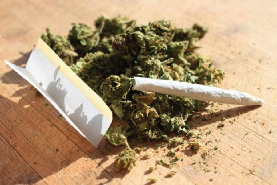 Κιάτο: Συνελήφθη 21χρονη με μικροποσότητα κάνναβης και ένα τσιγαριλίκι