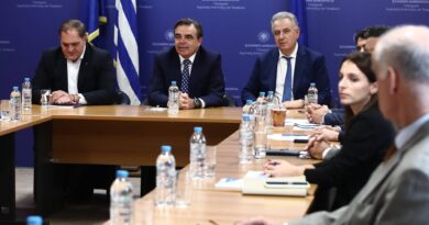 ΥΠΑΑΤ: Ξεκίνησε ο «Διάλογος με την παραγωγή» – Πρώτη συνάντηση του Μαργαρίτη Σχοινά με την ΕΘΕΑΣ