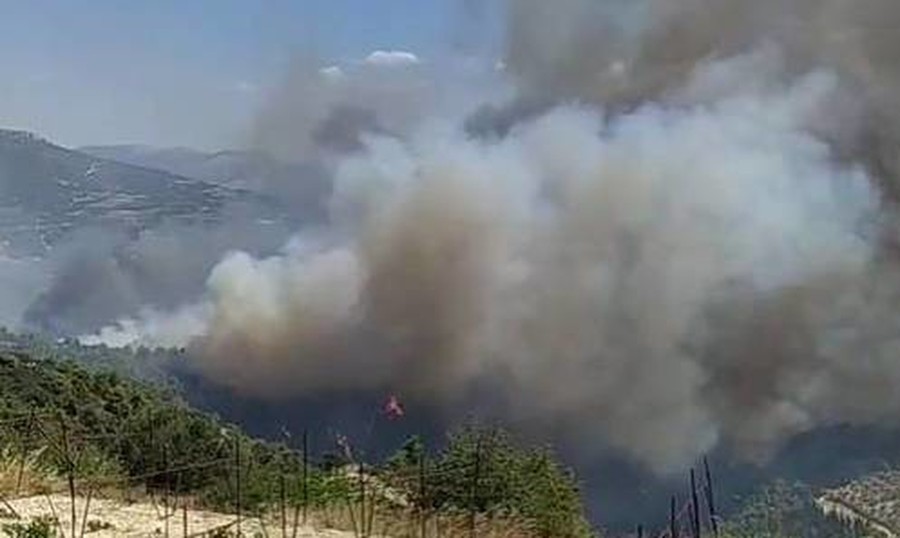 Φωτιά στη Στιμάγκα Κορινθίας: Επιχειρούν επίγειες και εναέριες δυνάμεις