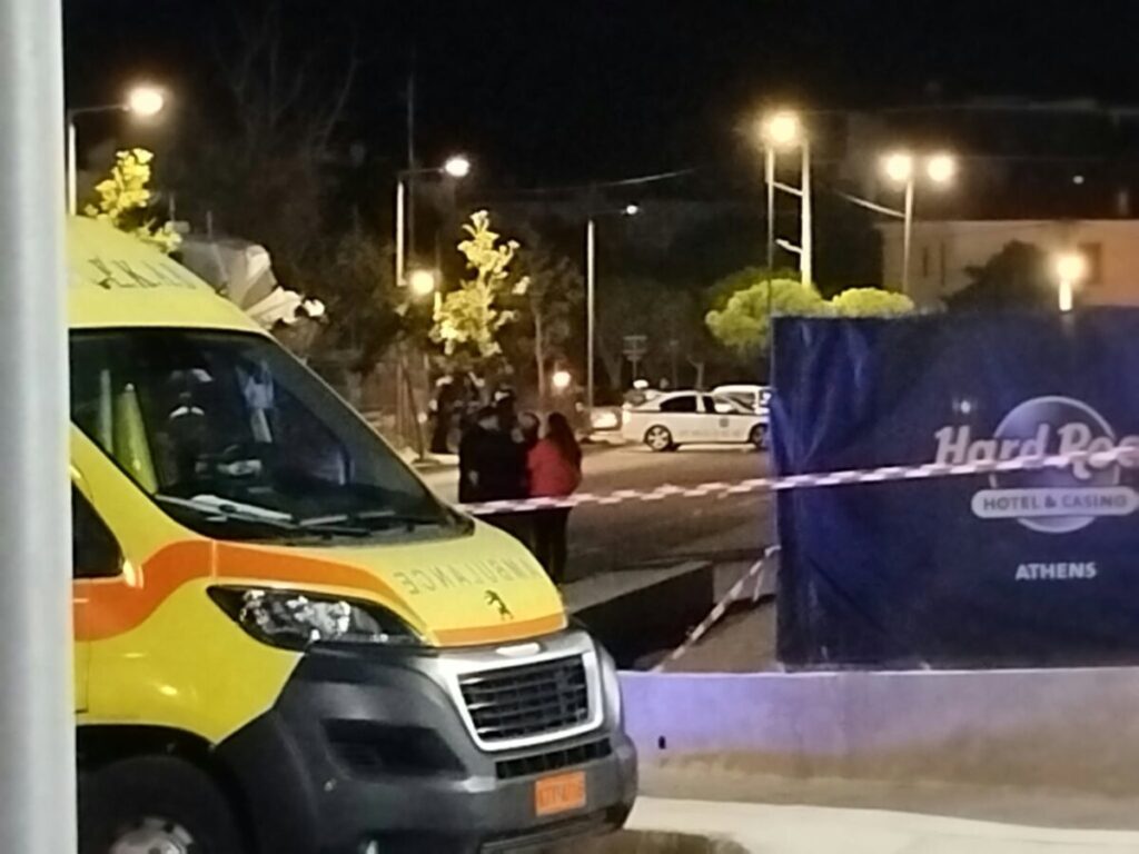 Νεκρός άνδρας από πυροβολισμό στη Γλυφάδα – Βρέθηκαν τουλάχιστον πέντε κάλυκες
