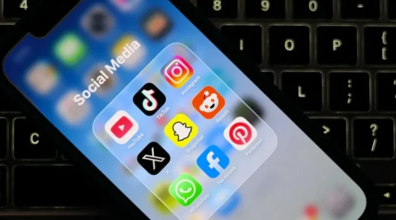 Social media: Όριο ηλικίας τα 15 έτη από το 2027 στην Ελλάδα – Τι αλλάζει