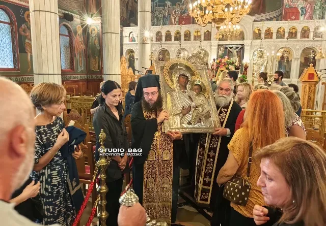 Με συγκίνηση το Ναύπλιο αποχαιρέτησε την Ιερά Εικόνα της Παναγίας του Όρους των Ελαιών
