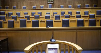 Δικηγορικοί Σύλλογοι: Προκλητικά ευνοϊκή για τράπεζες και funds η ρύθμιση του ΥΠΟΙΚ